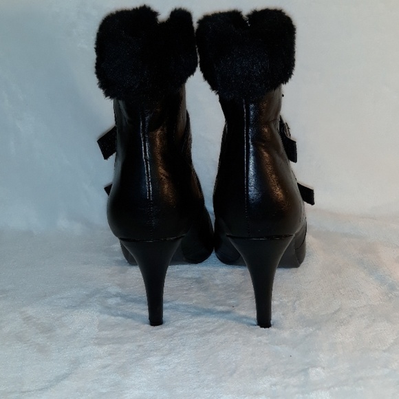 Delicious Boots - Picture 3 of 3